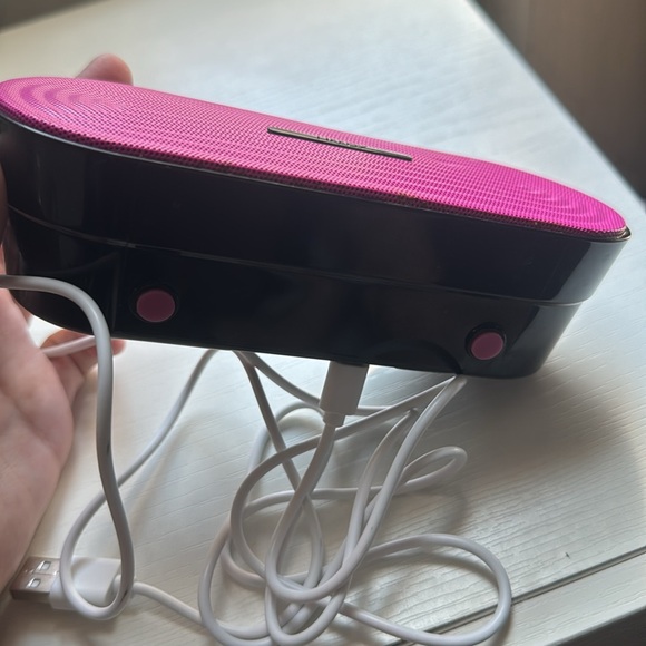 pink speaker bluetooth! - Picture 3 of 3